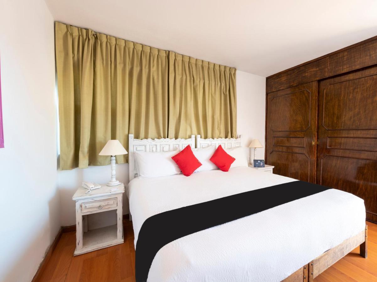 Suites Internacional Zapopan Buitenkant foto