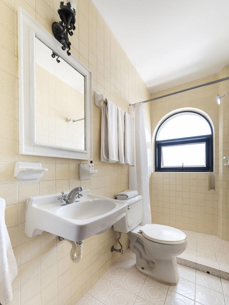 Suites Internacional Zapopan Buitenkant foto