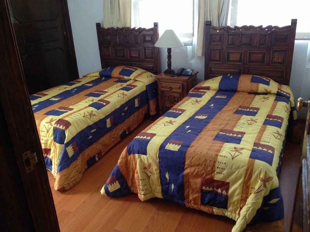 Suites Internacional Zapopan Buitenkant foto